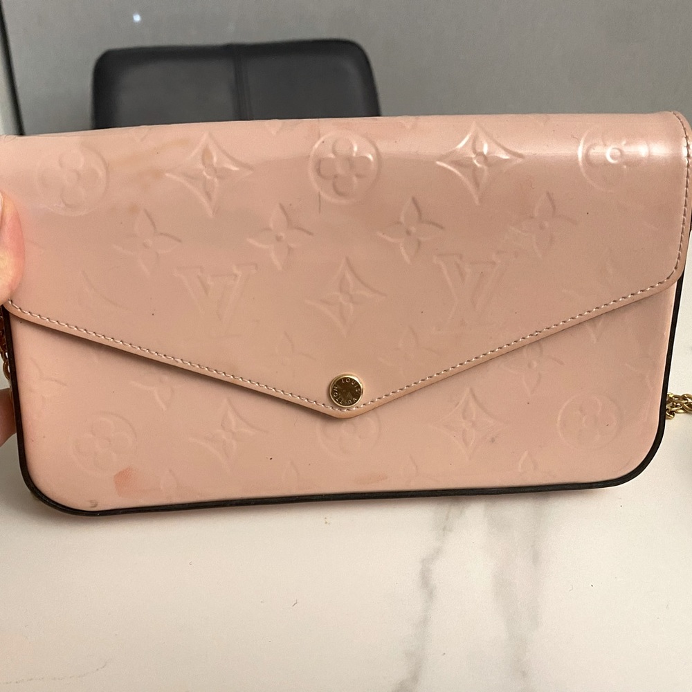 Louis Vuitton vernis pochette felicie in pink